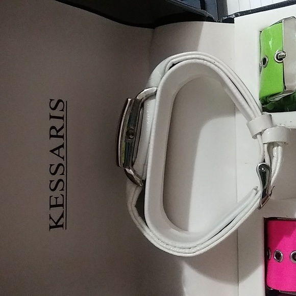 Kessaris watch with interchangeable band - Picture 4 of 7